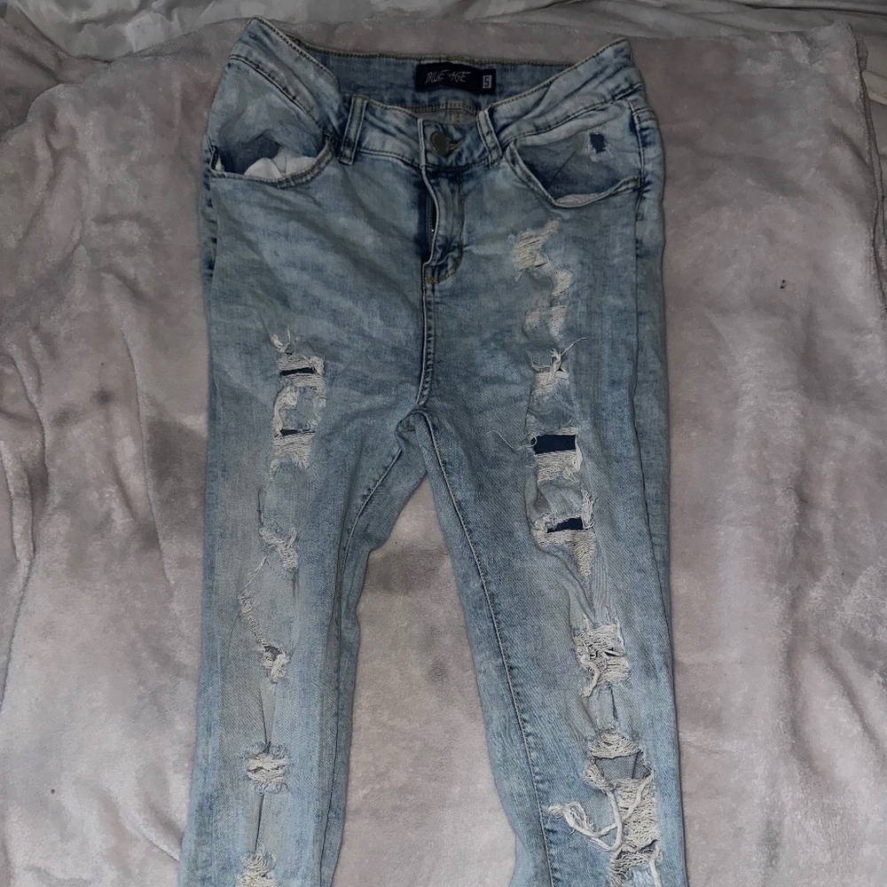 Light Wash Blue Women’s Jeans (Straight Leg) Size 5 Rippec